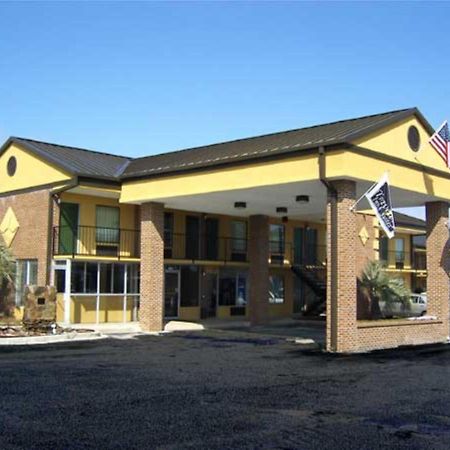 Travelers Inn & Suites سمتر المظهر الخارجي الصورة