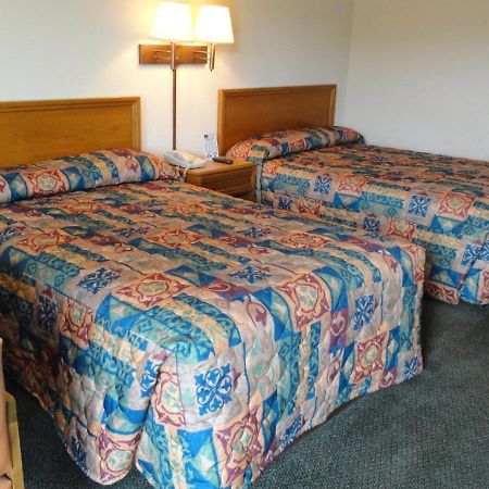 Travelers Inn & Suites سمتر المظهر الخارجي الصورة