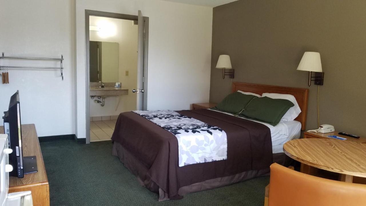 Travelers Inn & Suites سمتر المظهر الخارجي الصورة