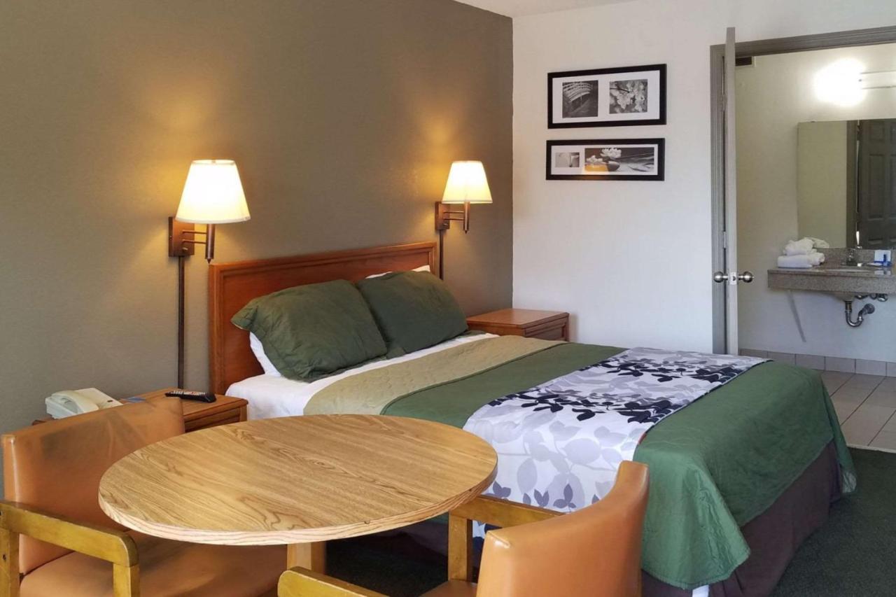 Travelers Inn & Suites سمتر المظهر الخارجي الصورة